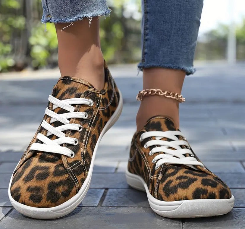 Wide Fit Barefoot Sneaker